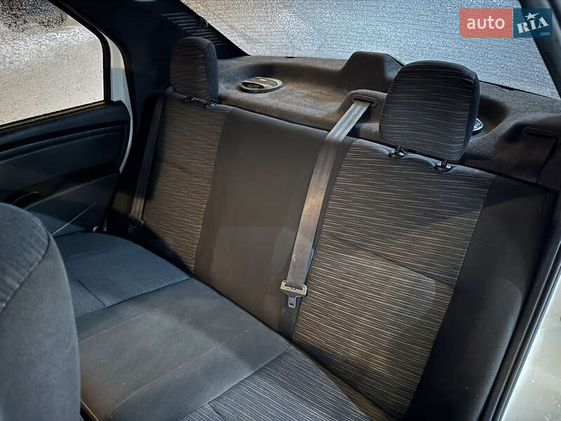 Седан Renault Logan 2011 в Чернигове