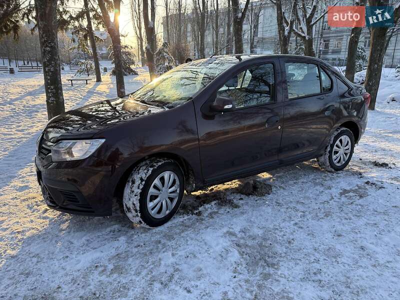 Седан Renault Logan 2017 в Киеве