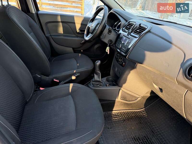 Седан Renault Logan 2017 в Киеве