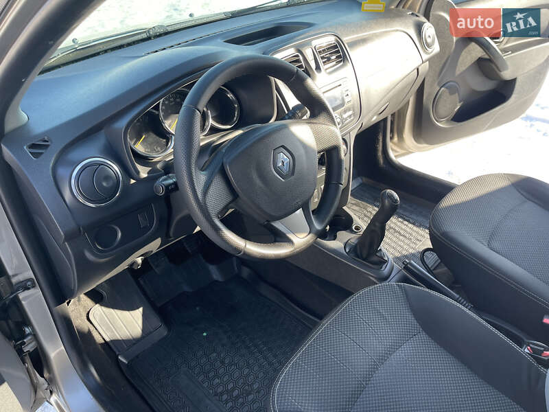 Универсал Renault Logan 2015 в Житомире фото 13 Универсал Renault Logan 2015 в Житомире