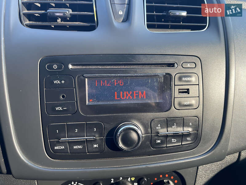 Универсал Renault Logan 2015 в Житомире фото 26 Универсал Renault Logan 2015 в Житомире