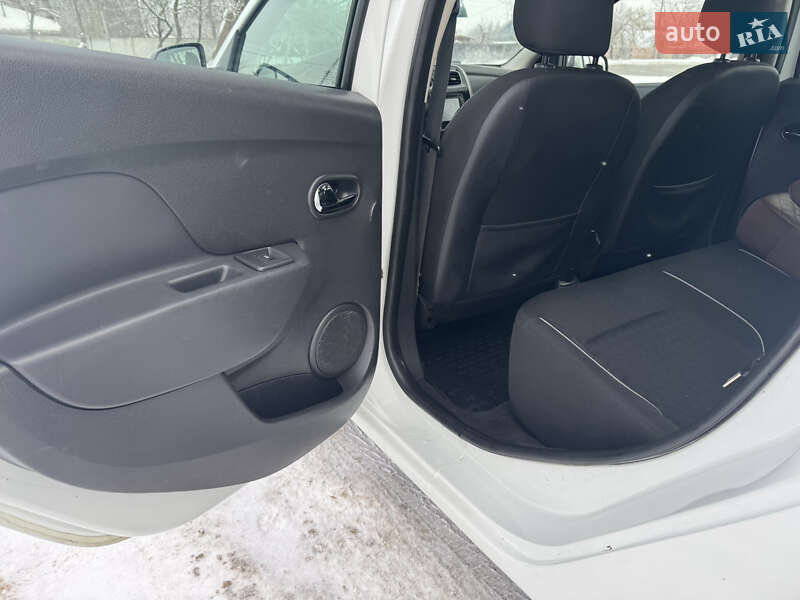 Універсал Renault Logan 2015 в Чернігові