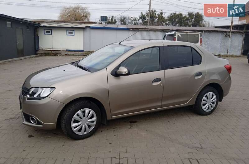 Седан Renault Logan 2013 в Львове