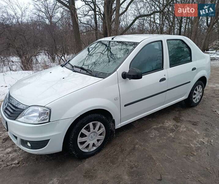 Седан Renault Logan 2011 в Запорожье