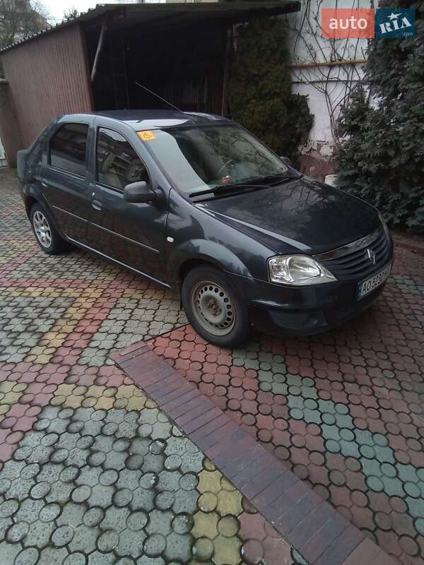 Седан Renault Logan 2012 в Ужгороді