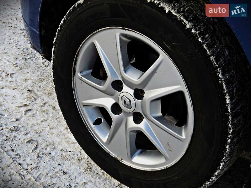 Седан Renault Logan 2013 в Черкасах