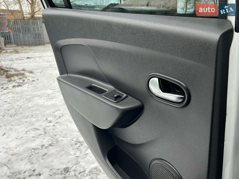 Універсал Renault Logan 2018 в Жовтих Водах