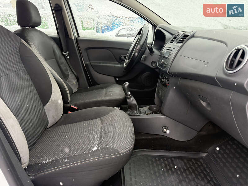 Седан Renault Logan 2016 в Києві