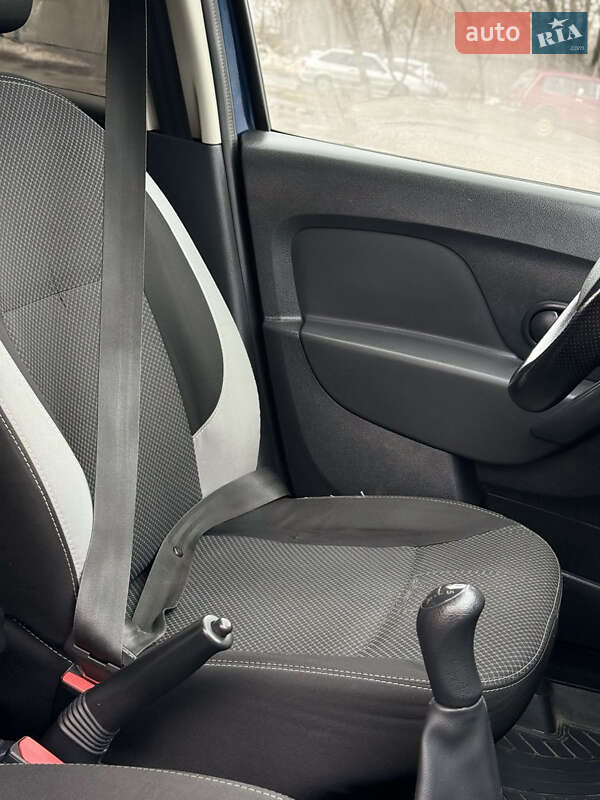 Седан Renault Logan 2016 в Дніпрі фото 10 Седан Renault Logan 2016 в Дніпрі