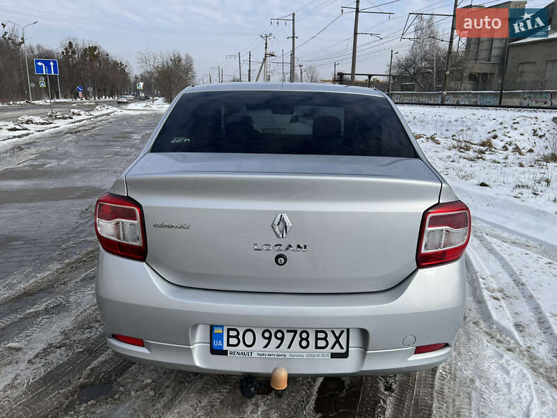 Седан Renault Logan 2013 в Львове
