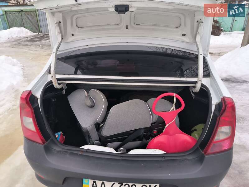 Седан Renault Logan 2011 в Прилуках фото 12 Седан Renault Logan 2011 в Прилуках