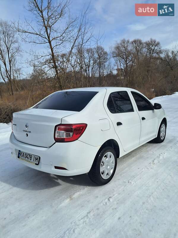 Седан Renault Logan 2016 в Тростянце