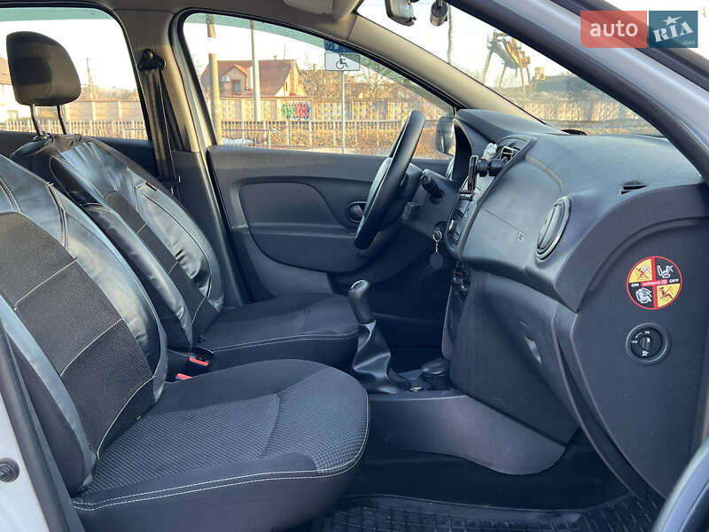 Седан Renault Logan 2015 в Львові фото 11 Седан Renault Logan 2015 в Львові