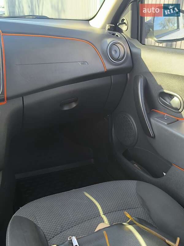 Седан Renault Logan 2014 в Харькове