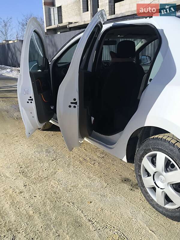 Седан Renault Logan 2014 в Харькове