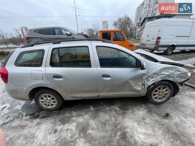 Универсал Renault Logan 2016 в Киеве