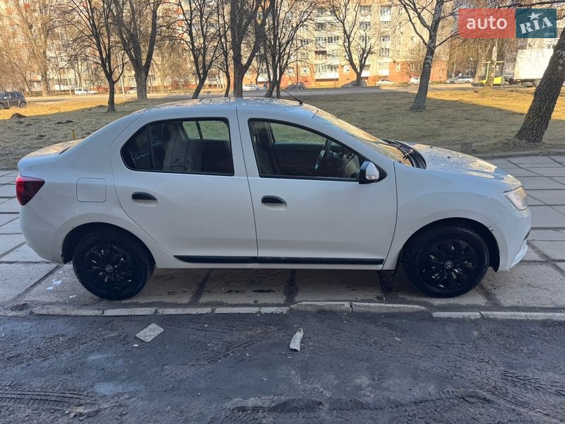 Седан Renault Logan 2019 в Львові