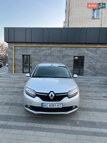 Седан Renault Logan 2013 в Луцке