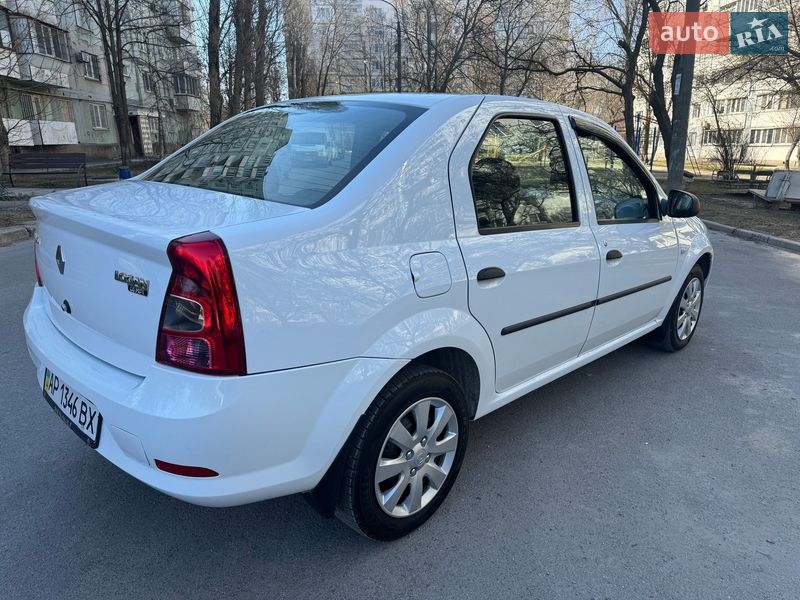 Седан Renault Logan 2010 в Запорожье
