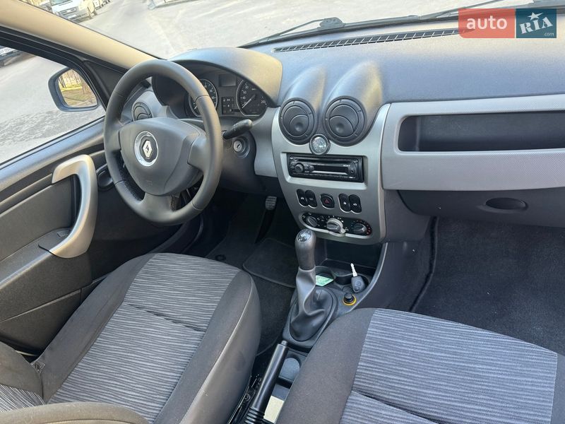 Седан Renault Logan 2010 в Запорожье