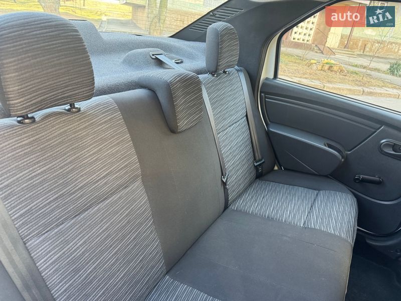 Седан Renault Logan 2010 в Запорожье