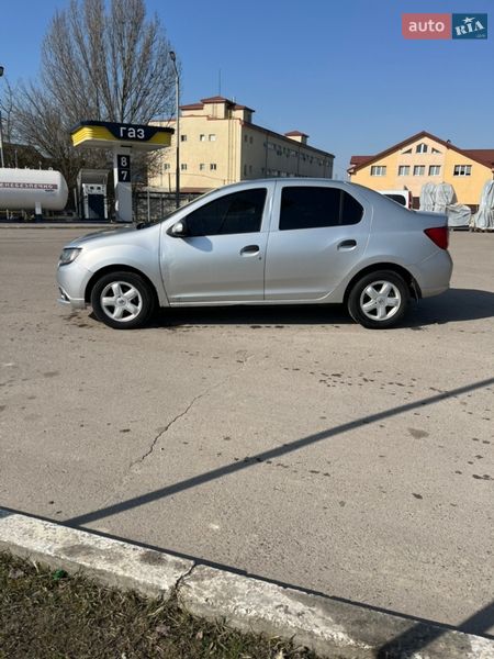 Седан Renault Logan 2013 в Львове