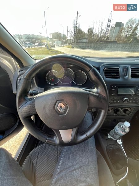 Седан Renault Logan 2013 в Львове