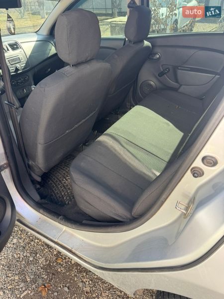 Седан Renault Logan 2013 в Дніпрі