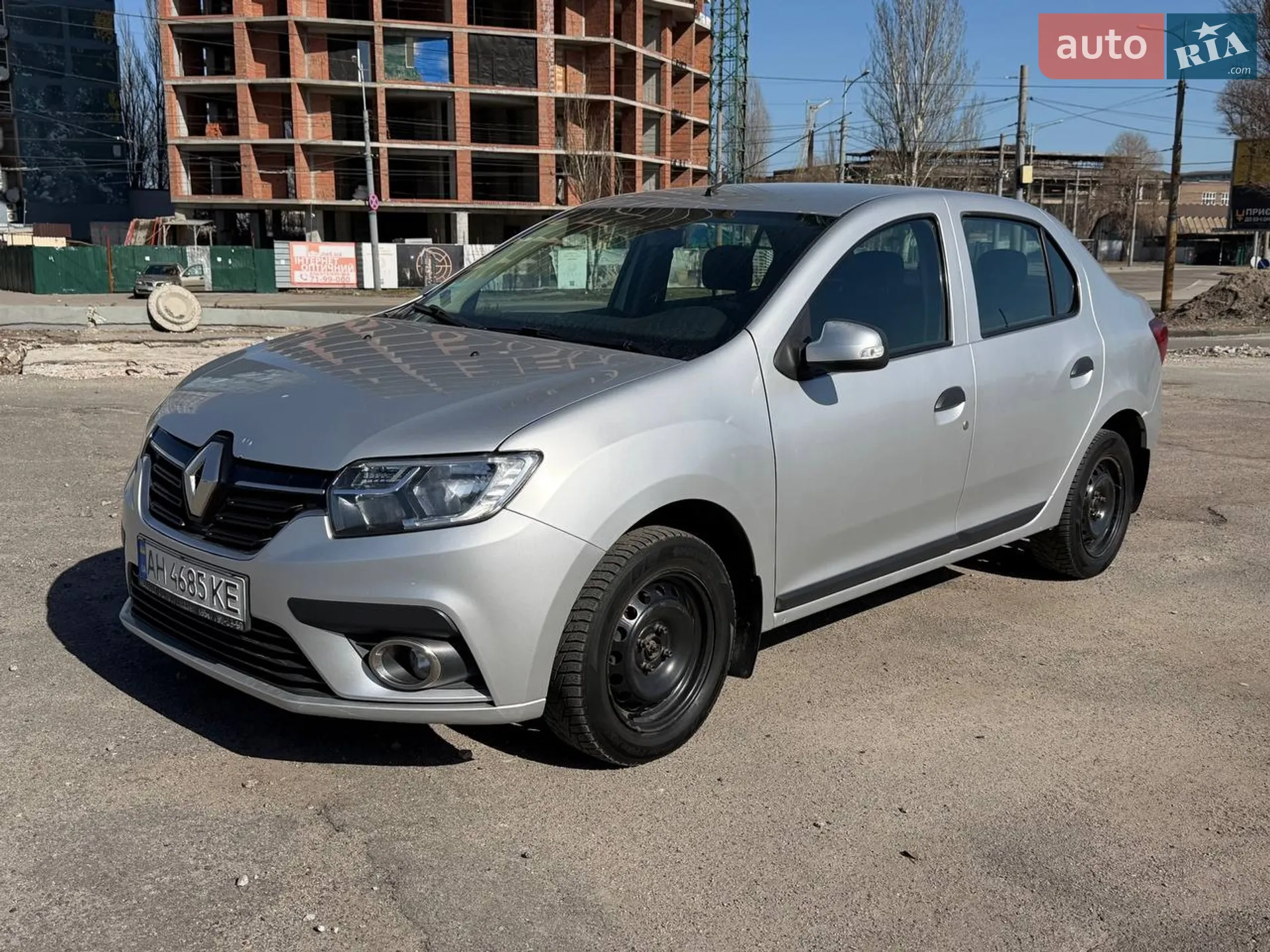 2017 Renault Logan - фото 1