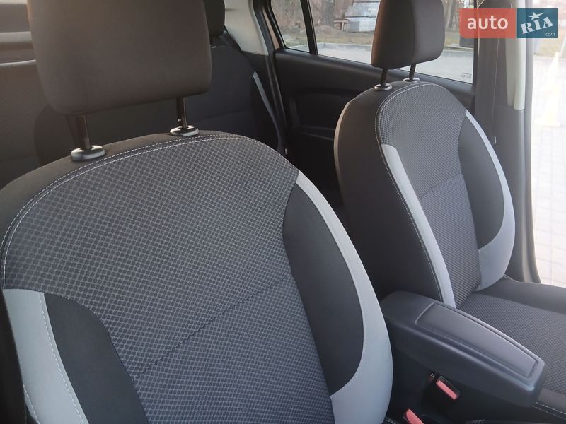 Седан Renault Logan 2013 в Львове