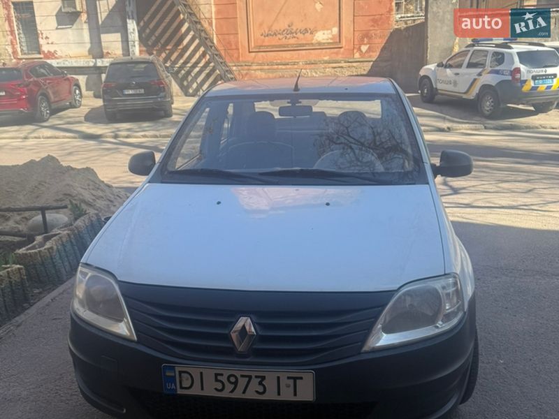 Renault Logan 2012