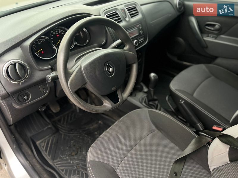 Седан Renault Logan 2016 в Полтаве