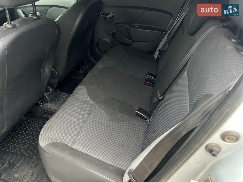 Седан Renault Logan 2016 в Полтаве