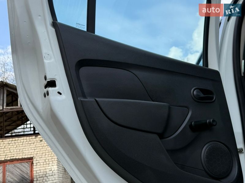 Седан Renault Logan 2015 в Красилове фото 38 Седан Renault Logan 2015 в Красилове