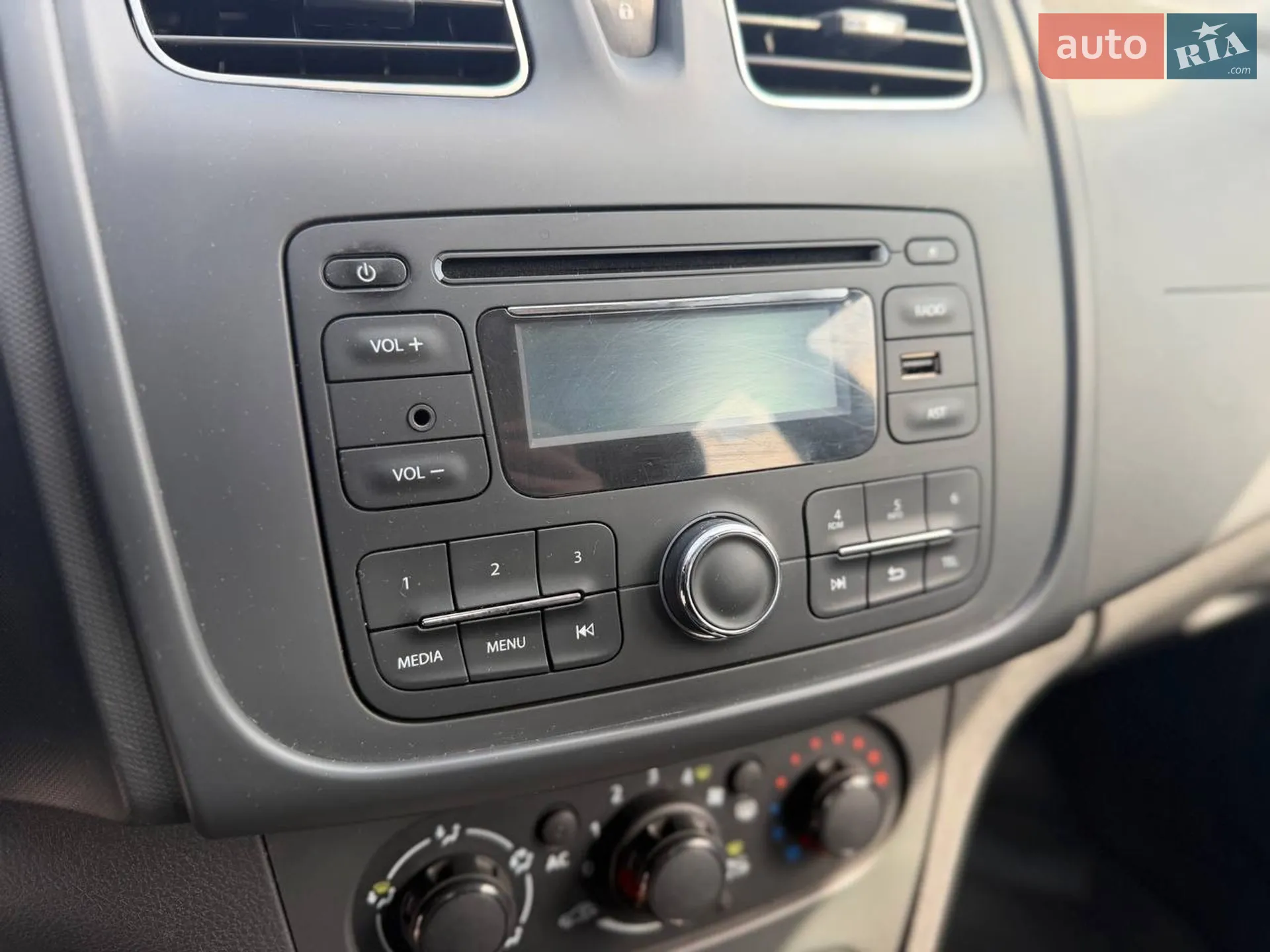 2013 Renault Logan - мініатюра 17