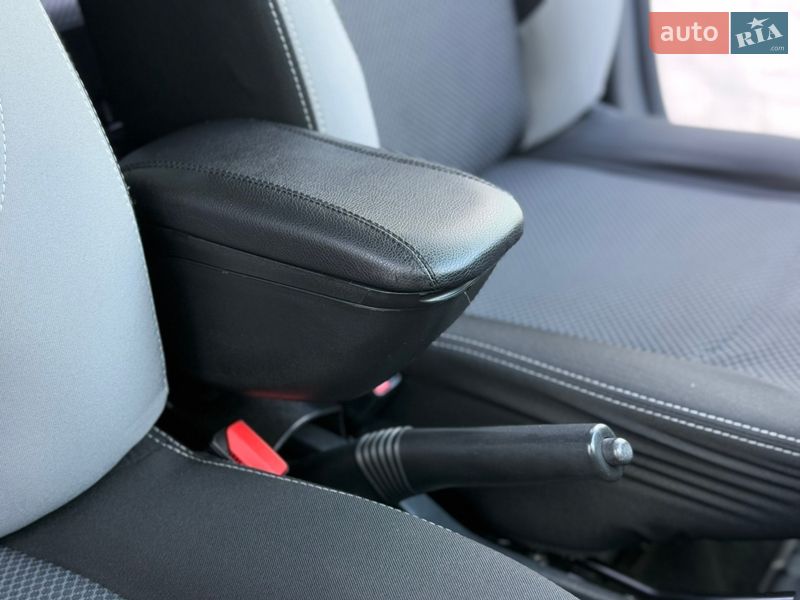 Седан Renault Logan 2013 в Вінниці