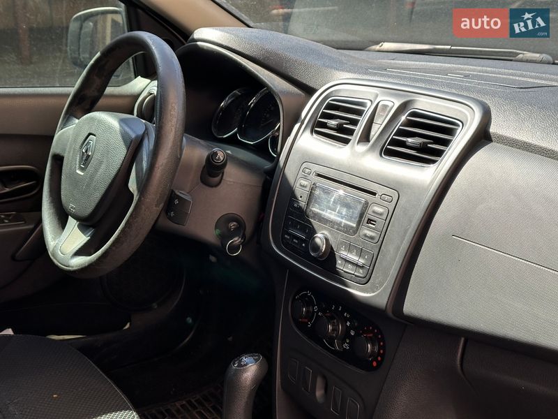 Седан Renault Logan 2013 в Киеве фото 19 Седан Renault Logan 2013 в Киеве