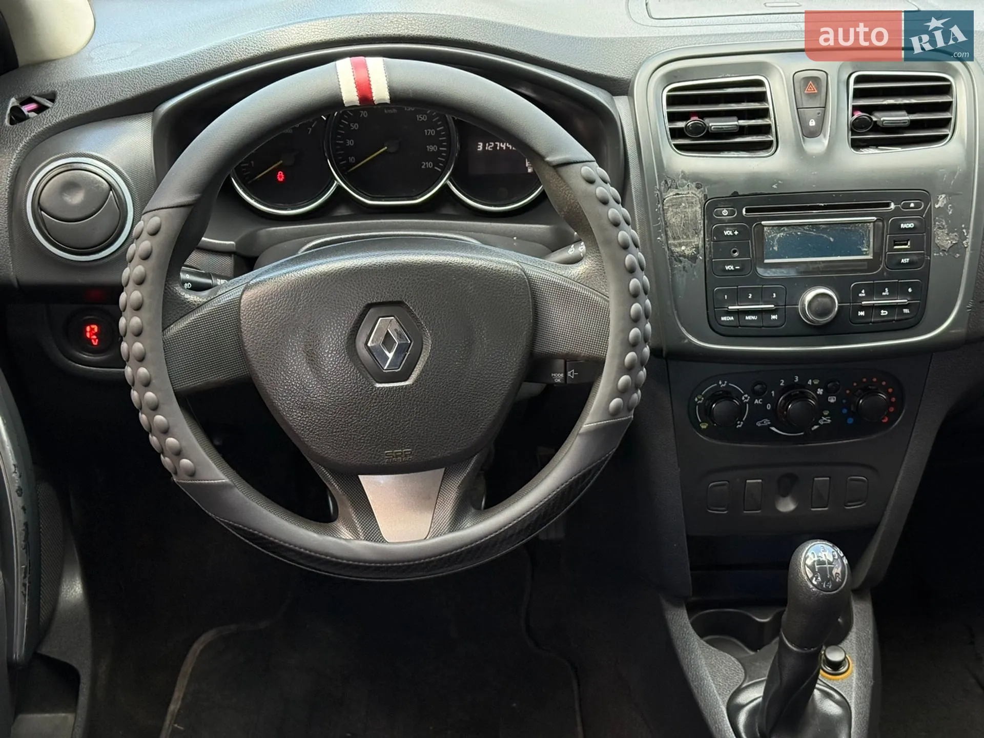 2013 Renault Logan - мініатюра 11