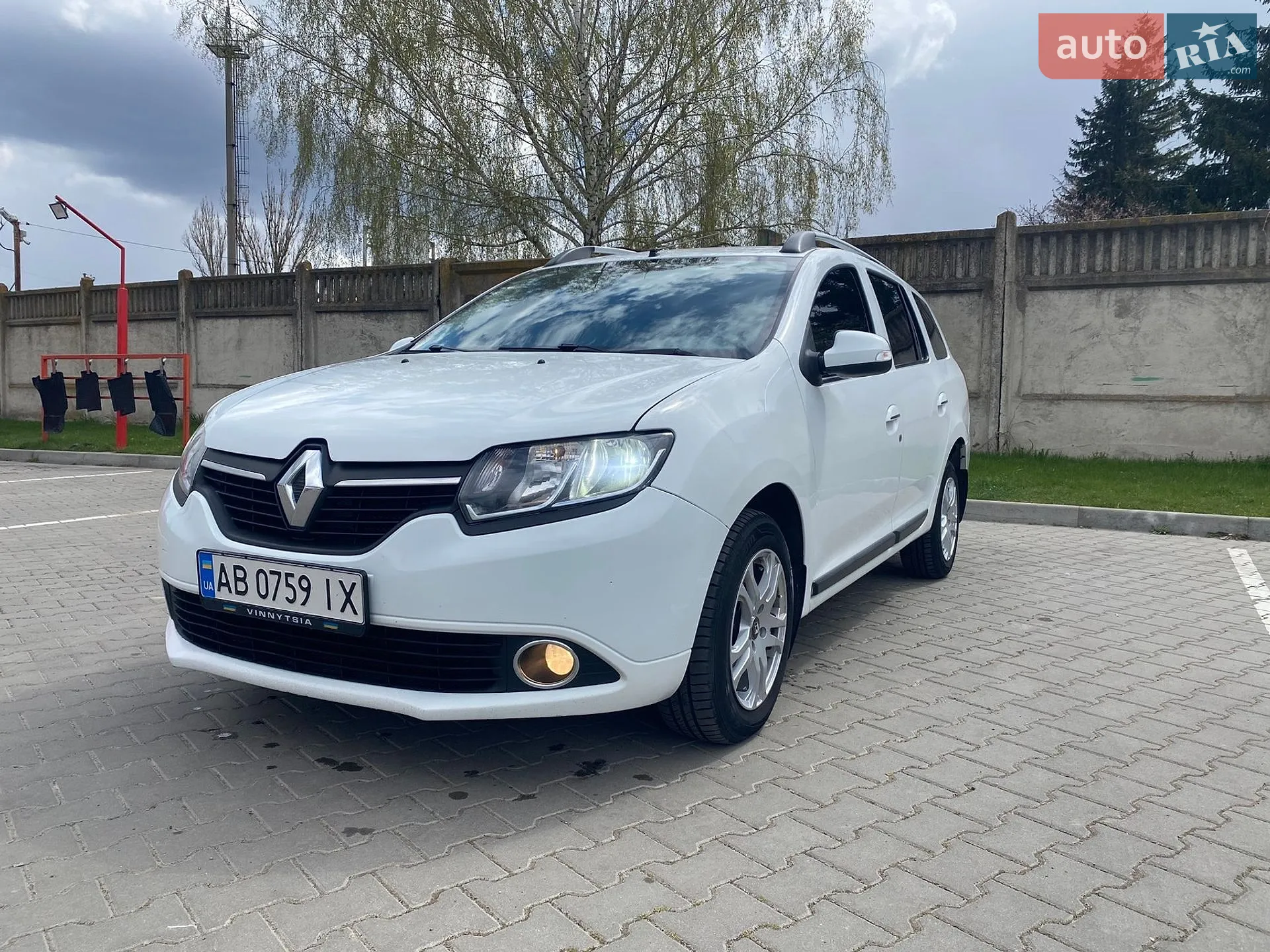 2015 Renault Logan - мініатюра 2