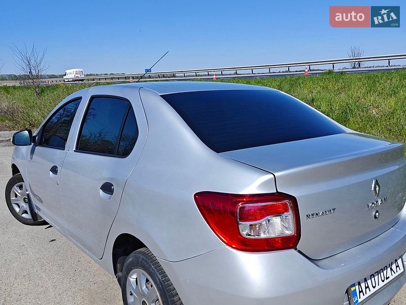 Седан Renault Logan 2015 в Калиновке