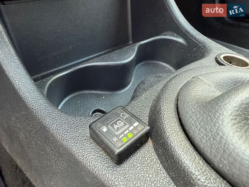 Седан Renault Logan 2011 в Днепре