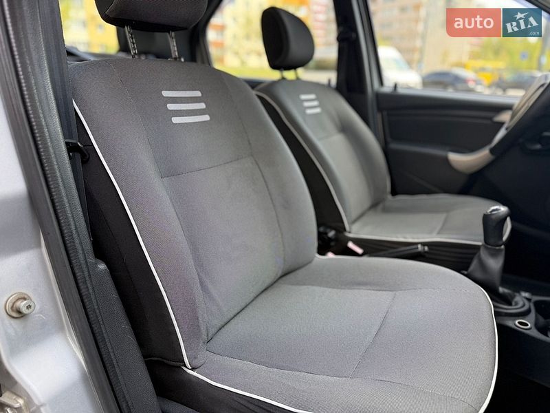 Седан Renault Logan 2011 в Днепре
