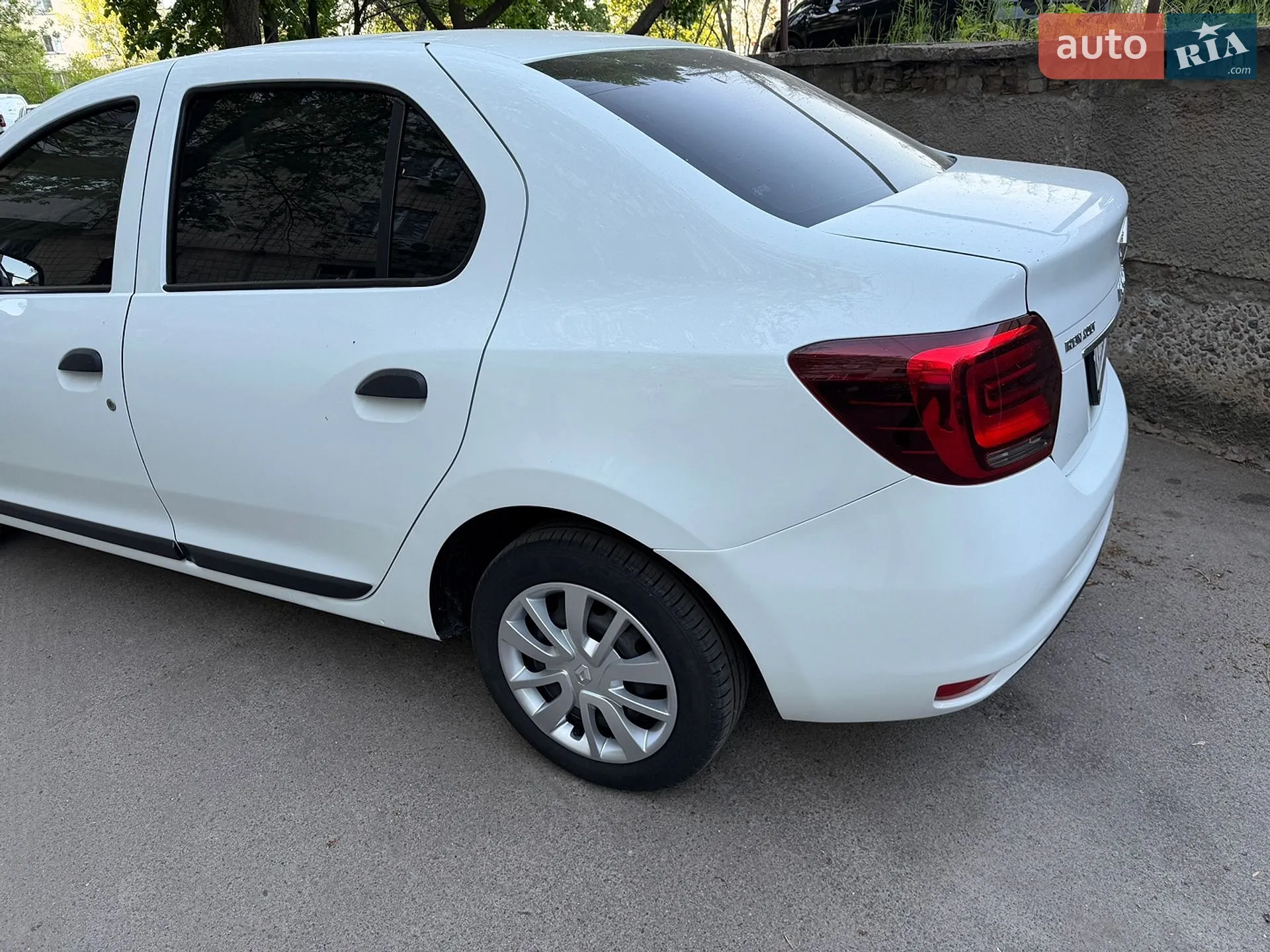 2017 Renault Logan - мініатюра 11