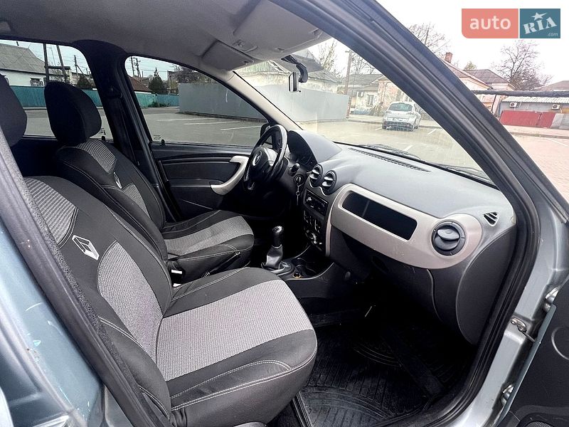 Седан Renault Logan 2010 в Козельщині