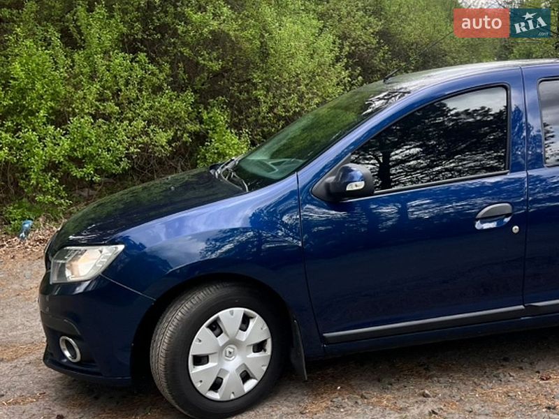 Седан Renault Logan 2017 в Киверцах