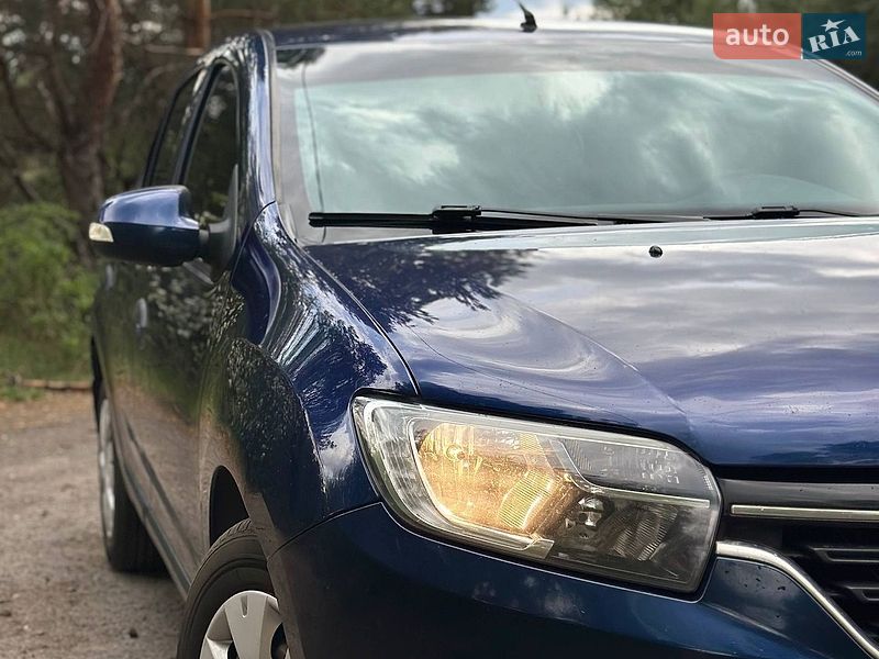 Седан Renault Logan 2017 в Киверцах