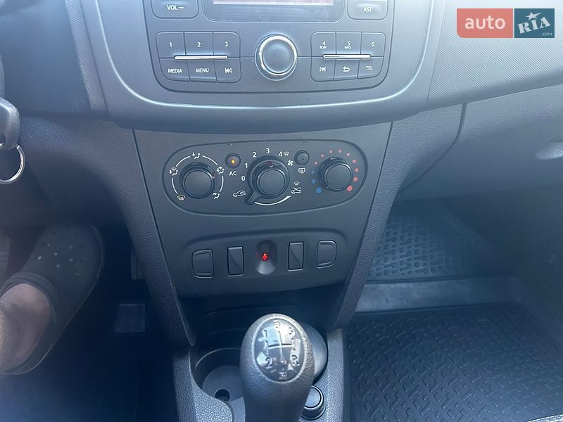 Седан Renault Logan 2014 в Чернигове