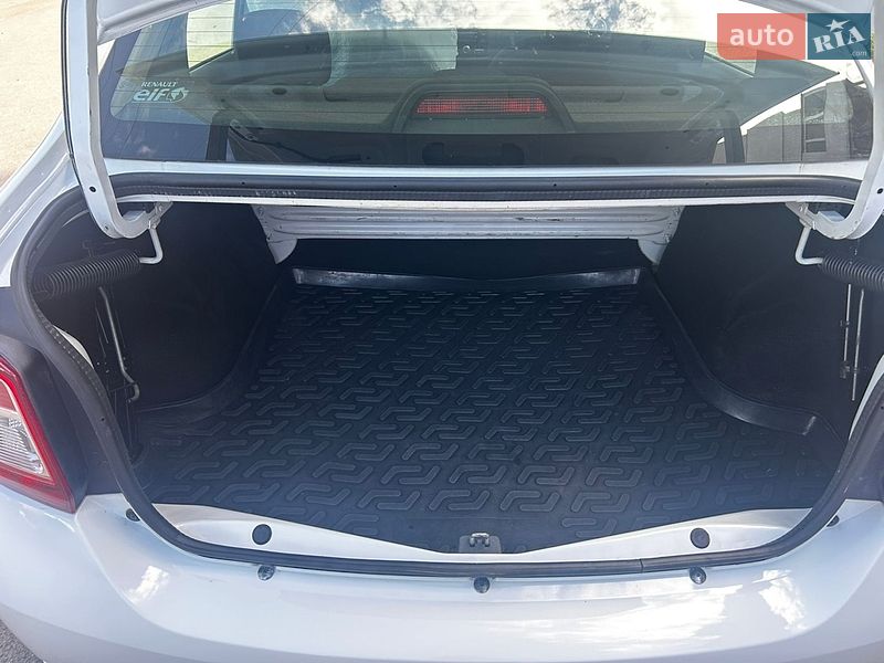 Седан Renault Logan 2014 в Чернигове