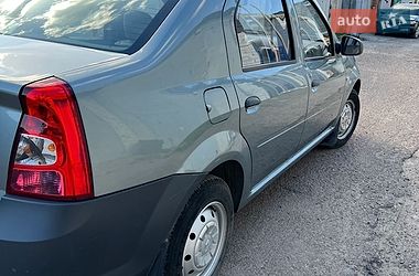 Седан Renault Logan 2009 в Львові