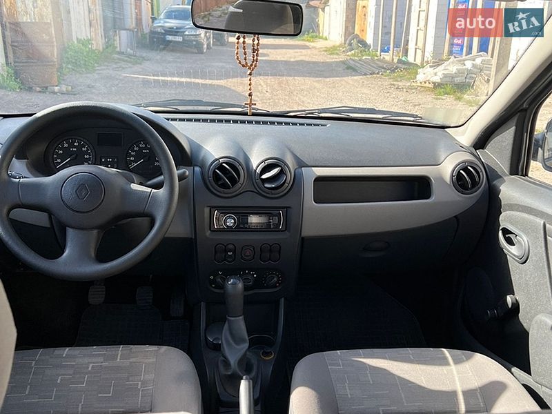Седан Renault Logan 2009 в Львові